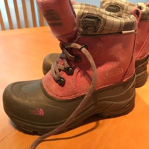 Girls size 1 North Face waterproof winter boots